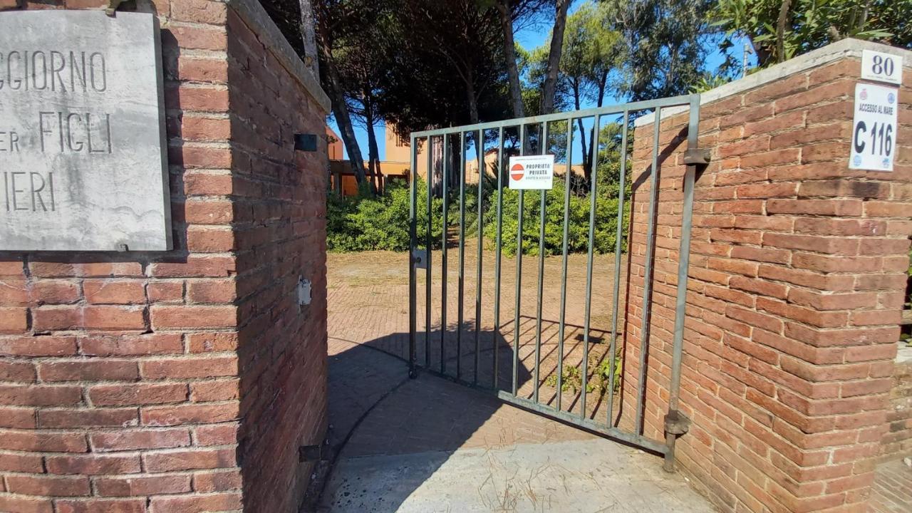Ferienwohnung Accesso Diretto Sul Mare Maredilucecala Calambrone Exterior foto