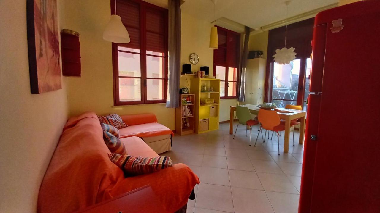 Ferienwohnung Accesso Diretto Sul Mare Maredilucecala Calambrone Exterior foto