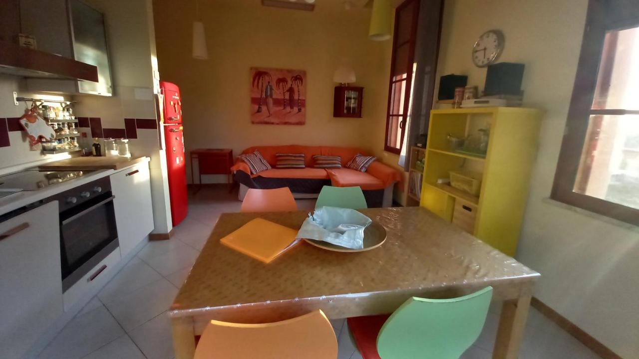 Ferienwohnung Accesso Diretto Sul Mare Maredilucecala Calambrone Exterior foto
