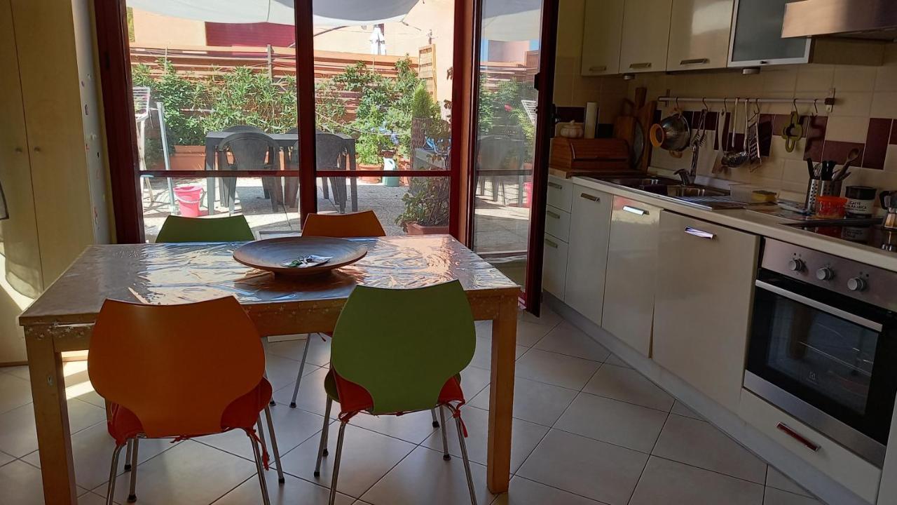 Ferienwohnung Accesso Diretto Sul Mare Maredilucecala Calambrone Exterior foto