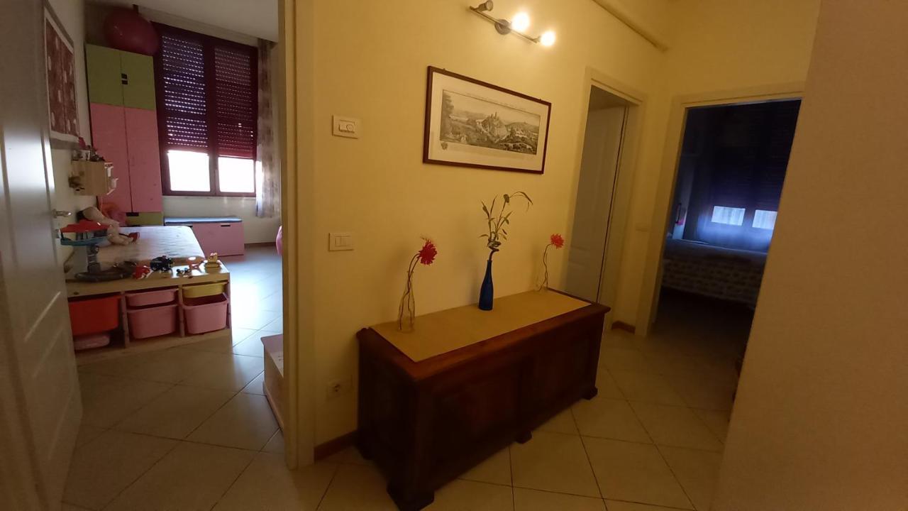 Ferienwohnung Accesso Diretto Sul Mare Maredilucecala Calambrone Exterior foto