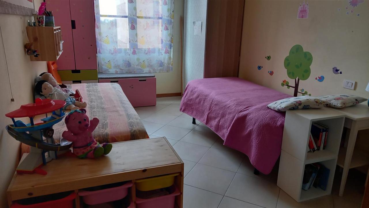 Ferienwohnung Accesso Diretto Sul Mare Maredilucecala Calambrone Exterior foto