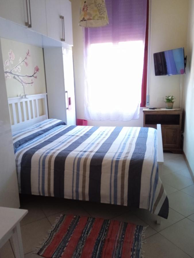Ferienwohnung Accesso Diretto Sul Mare Maredilucecala Calambrone Exterior foto